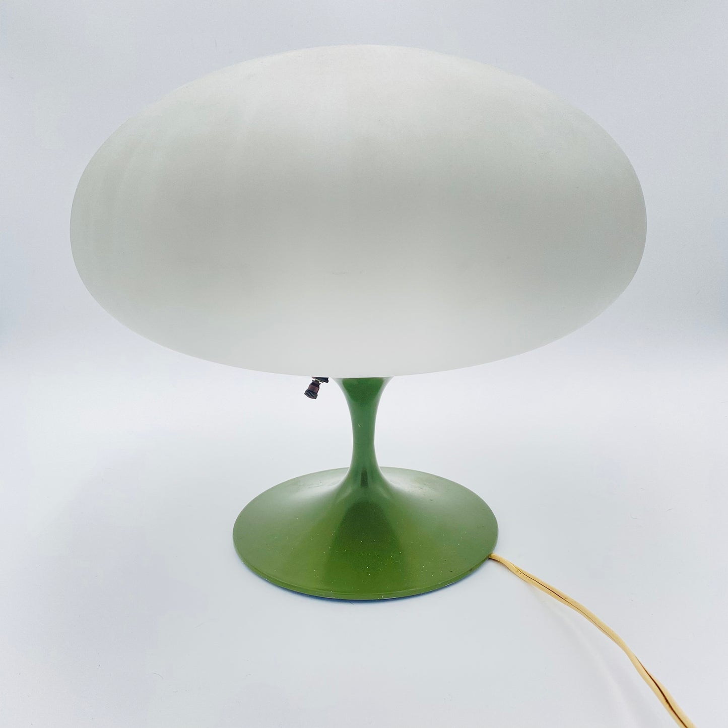 Laurel Mushroom Table Lamp w/ Frosted Glass Globe Green 1960s