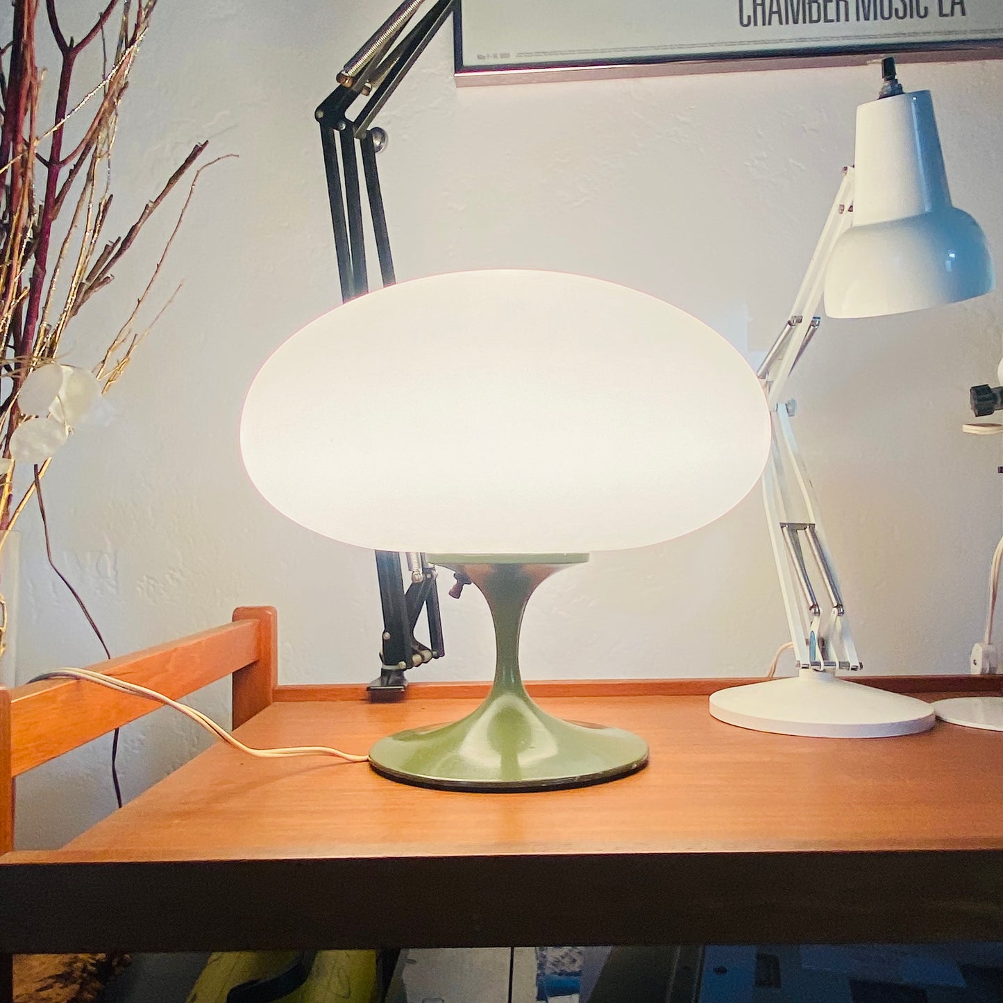 Laurel Mushroom Table Lamp w/ Frosted Glass Globe Green 1960s