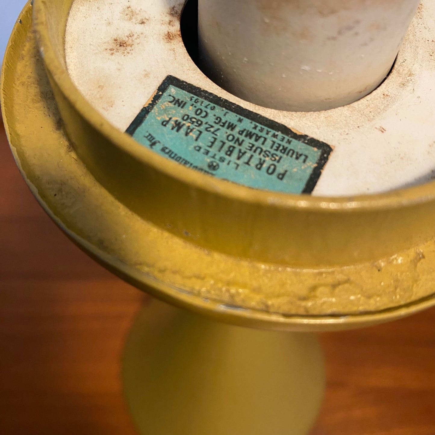 Laurel Lamp Co Yellow Mushroom Table Lamp
