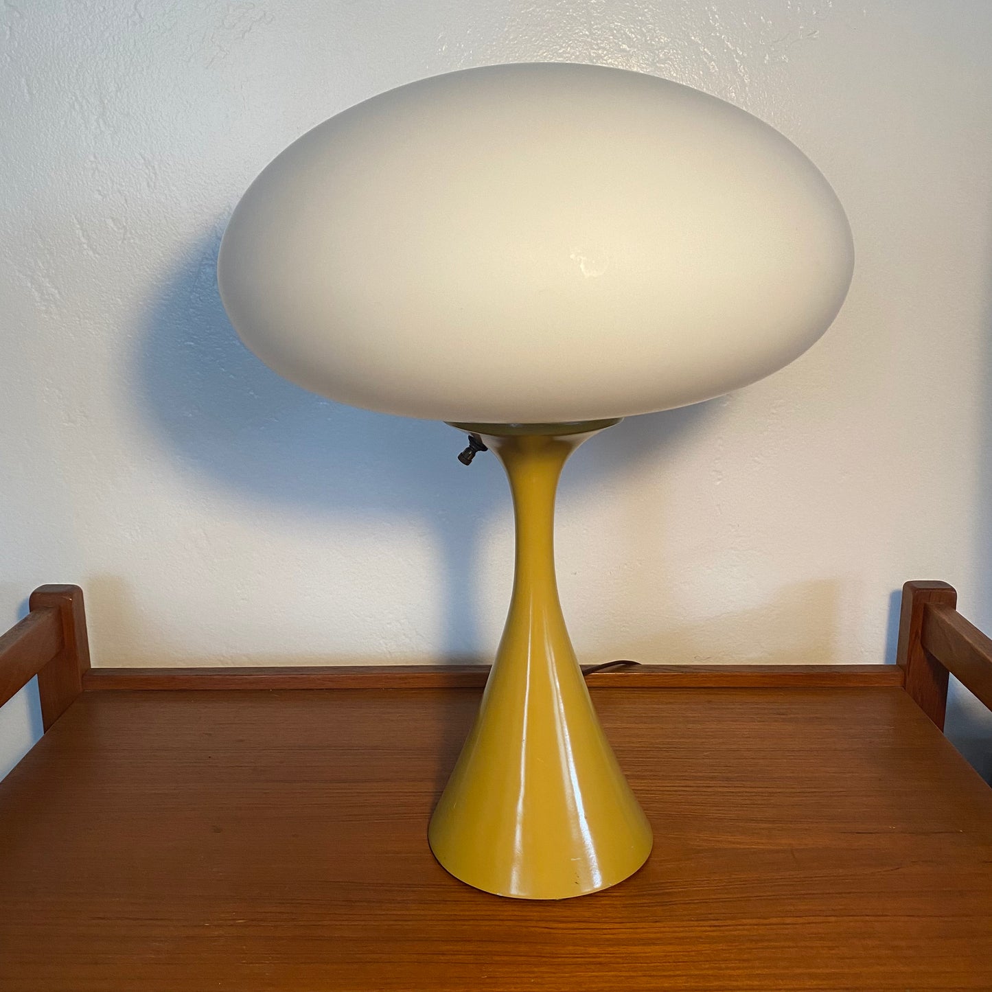 Laurel Lamp Co Yellow Mushroom Table Lamp